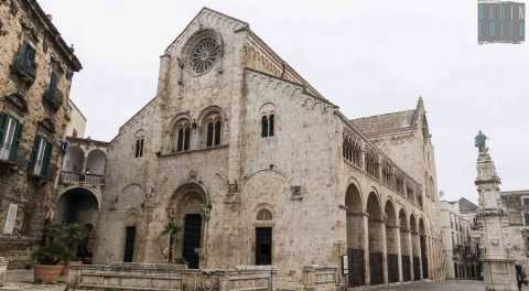 Viaggio a Bitonto Vecchia, l dove  in atto la ''guerra'' tra cultura e violenza